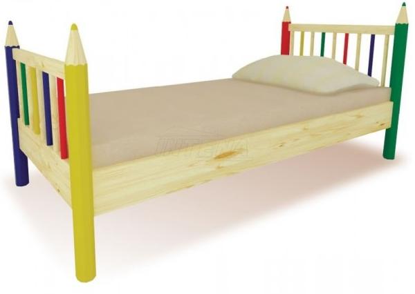 Dětská postel s pastelkami