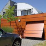 Jaká garážová vrata vybrat? Poradíme vám, na co se zaměřit při výběru